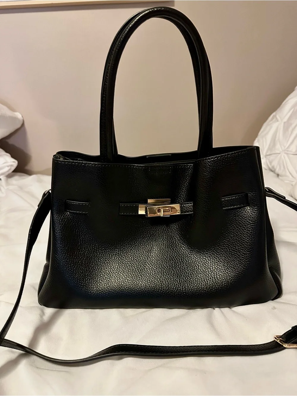 Women’s Black Leather Tote Handbag with Gold Hardware - Picture 1 of 3